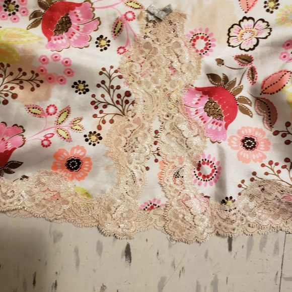 Victoria's Secret Women's Victorias Secret Slips. - Picture 7 of 9